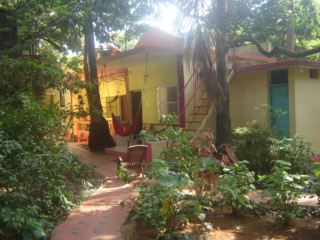 Silver Moon Guest House Anjuna Esterno foto