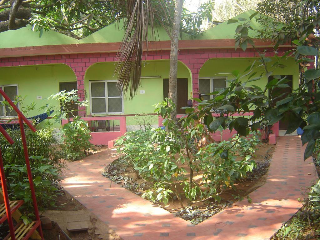 Silver Moon Guest House Anjuna Esterno foto