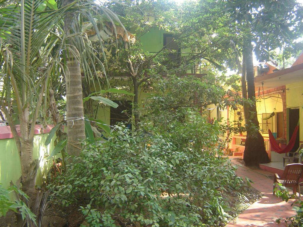 Silver Moon Guest House Anjuna Esterno foto