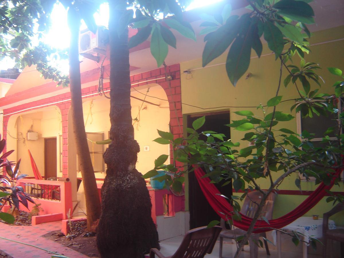 Silver Moon Guest House Anjuna Esterno foto